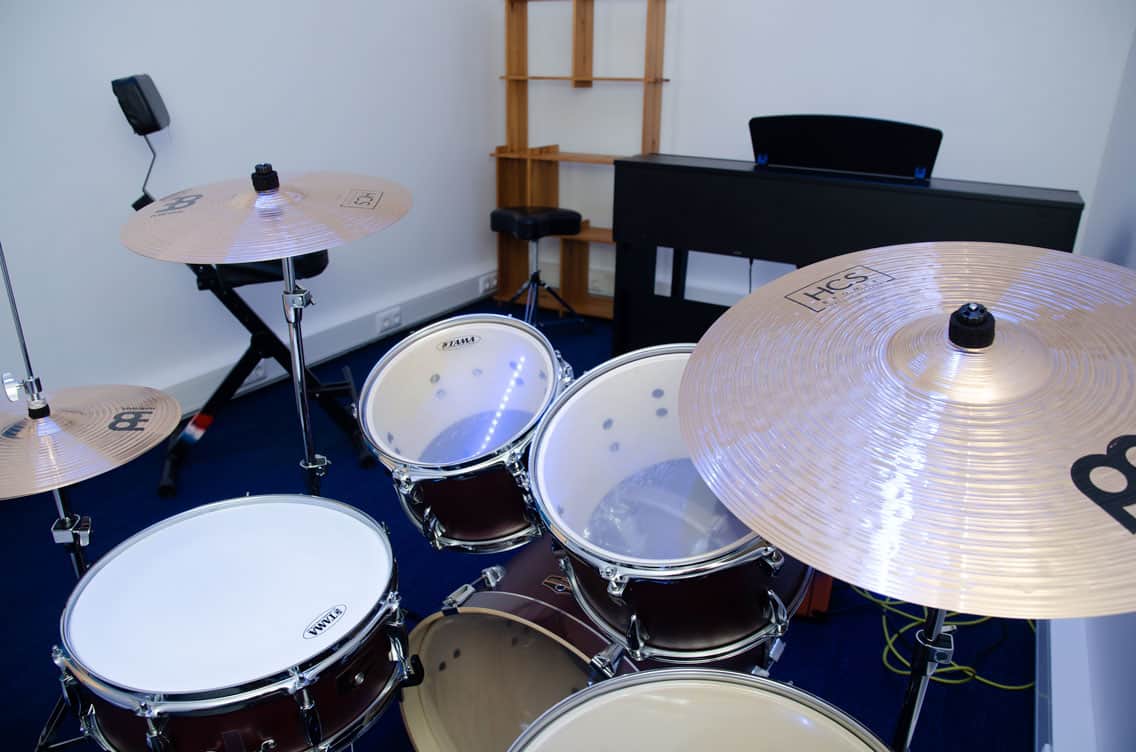 Oefenruimte Blauw Tama drumkit, Muziekstudio's Aalsmeer