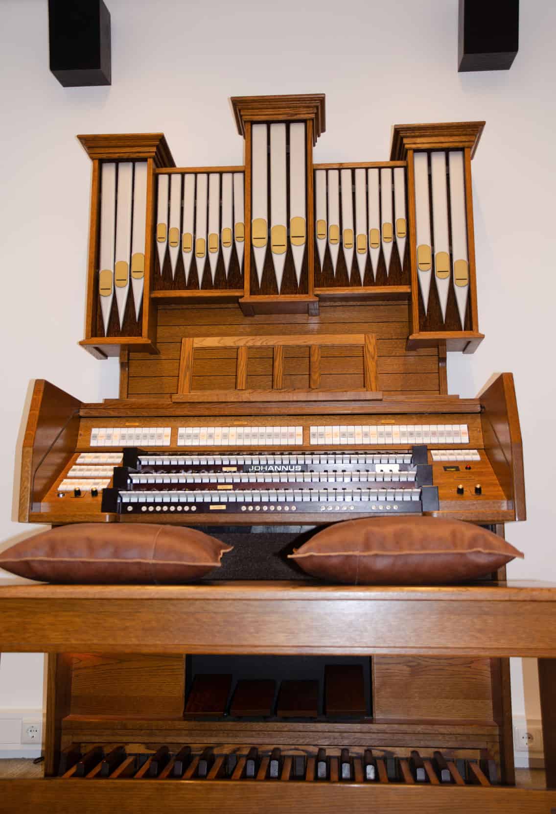Oefenruimte Wit Johannes orgel met nagalm effect, Muziekstudio's Aalsmeer